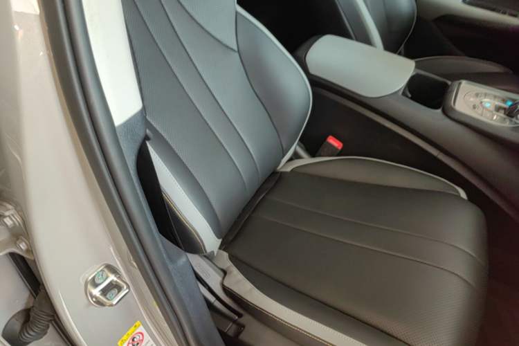 Used BYD Sealion 05 DM-i 2025 DM-i 115KM Prestige Model Right Front Seat