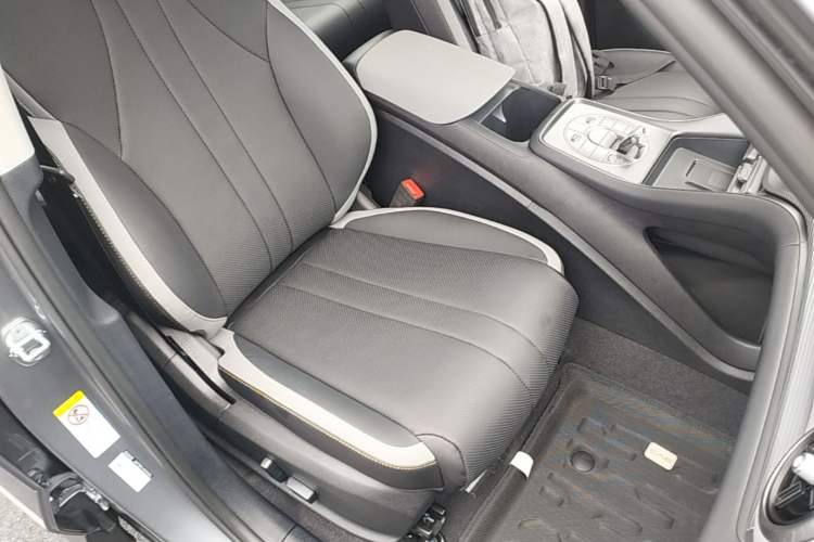Used BYD Sealion 05 DM-i 2025 DM-i Smart Drive 115KM Flagship Model Right Front Seat