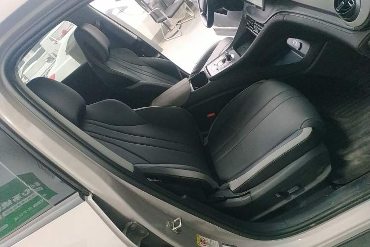 Used BYD Sealion 05 DM-i 2025 DM-i Smart Drive 115KM Flagship Model Right Front Seat