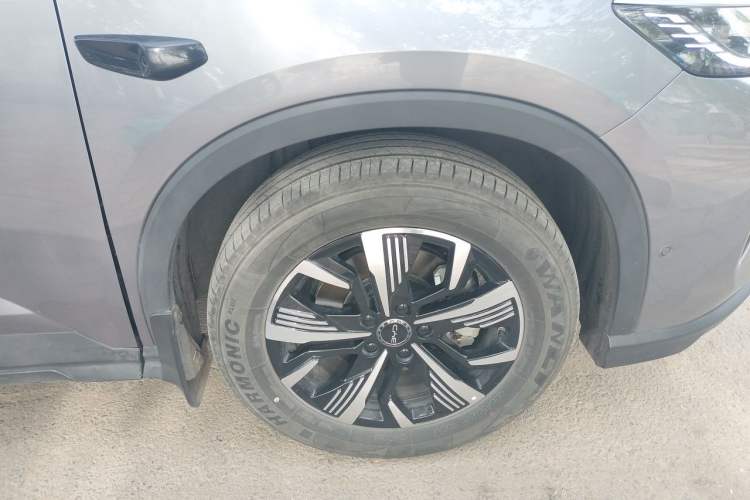 Used BYD Sealion 05 DM-i 2025 DM-i Smart Drive 75KM Luxury Model Right Front Wheel Hub