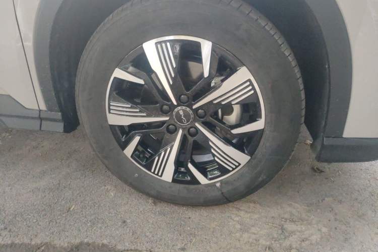 Used BYD Sealion 05 DM-i 2025 DM-i 115KM Prestige Model Right Front Wheel Hub