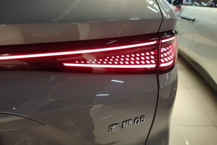 Used BYD Sealion 05 DM-i 2025 DM-i 115KM Prestige Model Right Rear Taillight