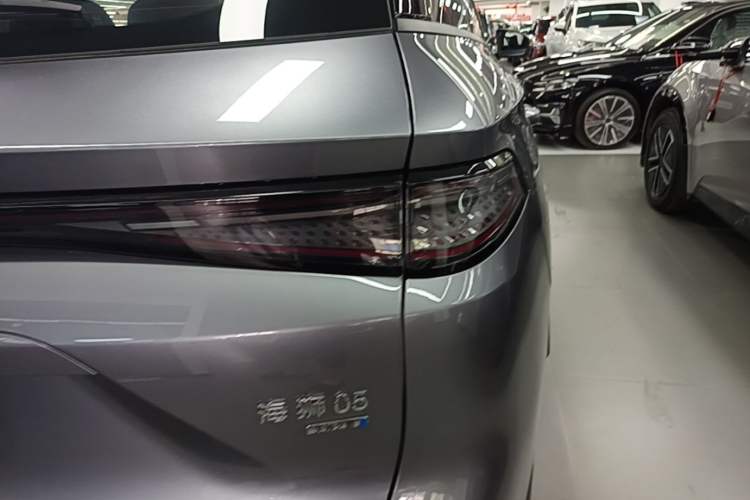 Used BYD Sealion 05 DM-i 2025 DM-i Intelligent Driving 75KM Prestige Model Right Rear Taillight