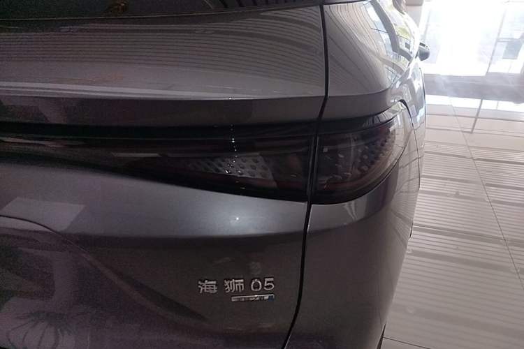 Used BYD Sealion 05 DM-i 2025 DM-i Intelligent Driving 75KM Prestige Model Right Rear Taillight
