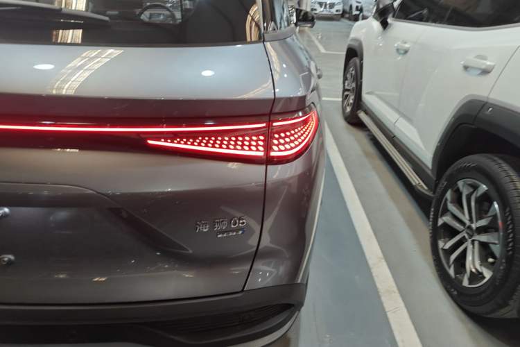 Used BYD Sealion 05 DM-i 2025 DM-i Smart Drive 115KM Flagship Model Right Rear Taillight