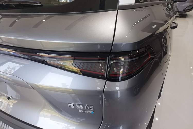 Used BYD Sealion 05 DM-i 2025 DM-i Intelligent Driving 75KM Prestige Model Right Rear Taillight