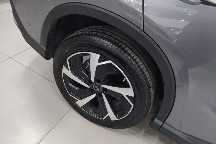 Used BYD Sealion 05 DM-i 2025 DM-i Smart Drive 115KM Flagship Model Right Rear Wheel Hub