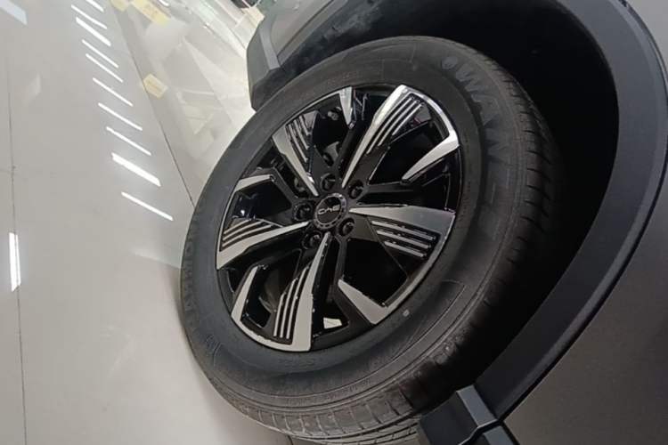 Used BYD Sealion 05 DM-i 2025 DM-i Smart Drive 115KM Prestige Model Right Rear Wheel Hub