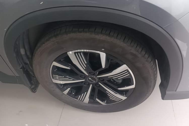 Used BYD Sealion 05 DM-i 2025 DM-i 115KM Prestige Model Right Rear Wheel Hub