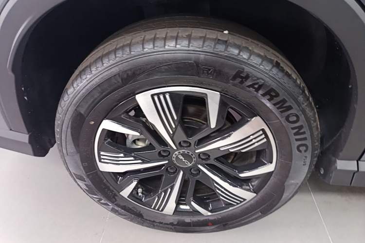 Used BYD Sealion 05 DM-i 2025 DM-i Intelligent Driving 75KM Prestige Model Right Rear Wheel Hub