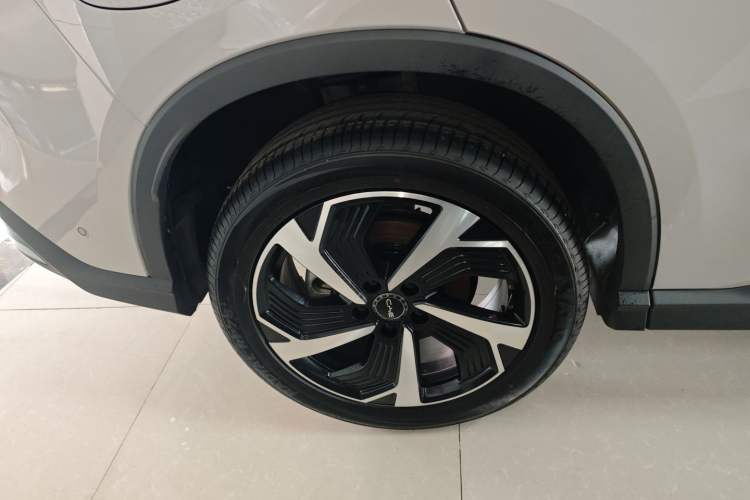 Used BYD Sealion 05 DM-i 2025 DM-i Smart Drive 115KM Flagship Model Right Rear Wheel Hub