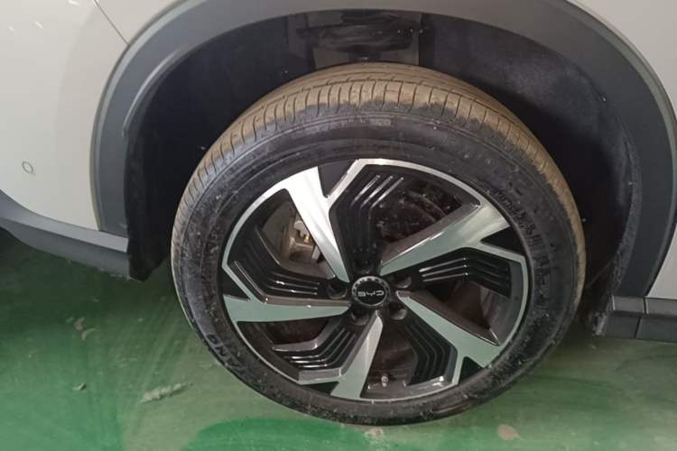 Used BYD Sealion 05 DM-i 2025 DM-i Smart Drive 115KM Flagship Model Right Rear Wheel Hub