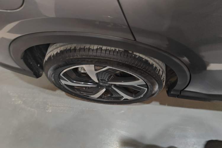 Used BYD Sealion 05 DM-i 2025 DM-i Smart Drive 115KM Flagship Model Right Rear Wheel Hub