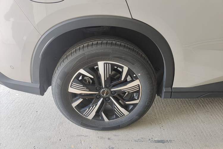 Used BYD Sealion 05 DM-i 2025 DM-i Smart Drive 75KM Luxury Model Right Rear Wheel Hub