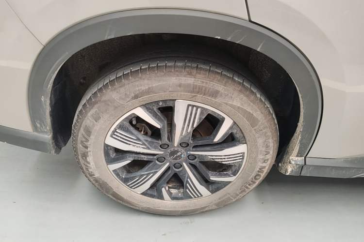 Used BYD Sealion 05 DM-i 2025 DM-i Smart Drive 115KM Prestige Model Right Rear Wheel Hub