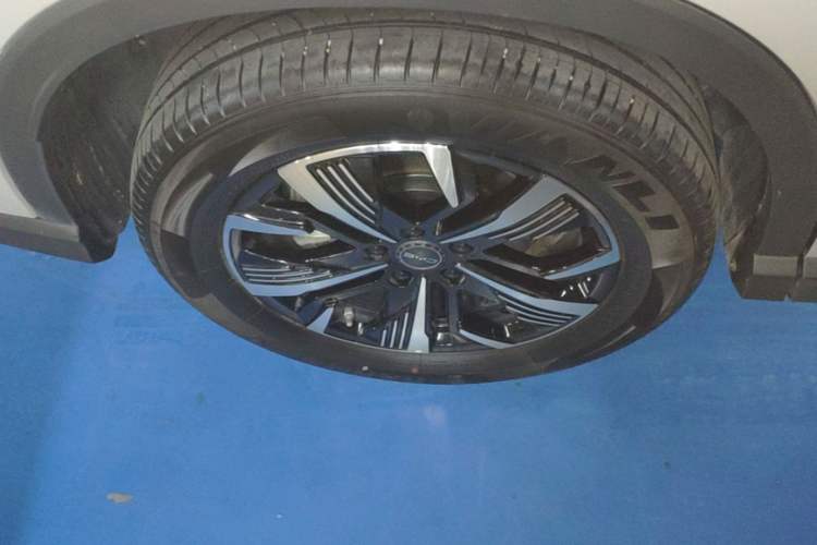 Used BYD Sealion 05 DM-i 2025 DM-i 75KM Luxury Model Right Rear Wheel Hub