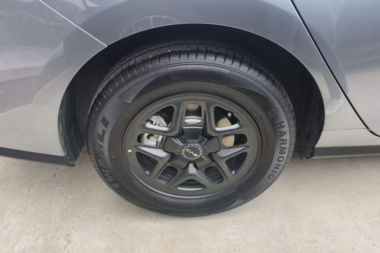 Used BYD Sealion 05 DM-i 2025 DM-i Smart Drive 75KM Luxury Model Right Rear Wheel Hub