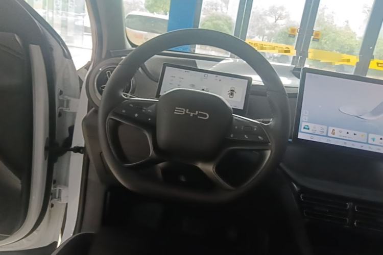 Used BYD Sealion 05 DM-i 2025 DM-i Smart Drive 115KM Prestige Model Steering Wheel