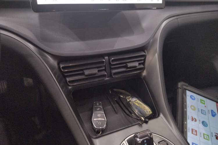 Used BYD Sealion 05 DM-i 2025 DM-i Smart Drive 75KM Luxury Model Audio And AC Panel