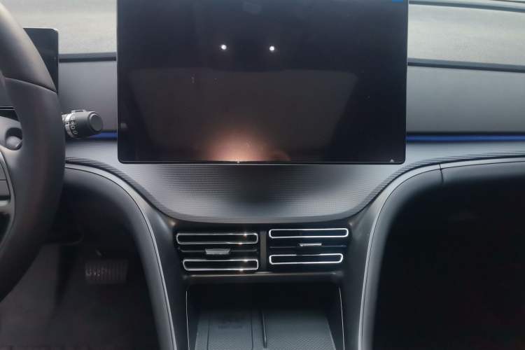 Used BYD Sealion 05 DM-i 2025 DM-i Smart Drive 115KM Flagship Model Audio And AC Panel