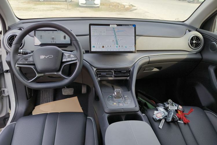 Used BYD Sealion 05 DM-i 2025 DM-i Intelligent Driving 75KM Prestige Model Center Console