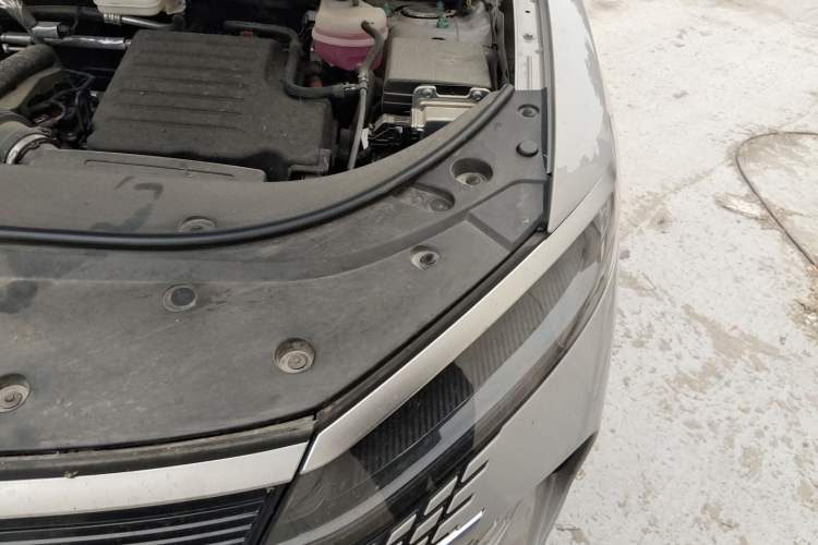 Used BYD Sealion 05 DM-i 2025 DM-i 115KM Prestige Model Engine Bay Left