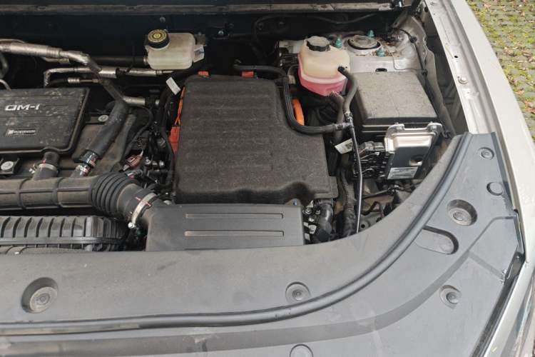 Used BYD Sealion 05 DM-i 2025 DM-i 75KM Prestige Model Engine Bay Left