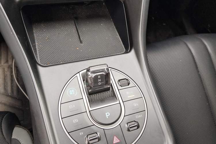 Used BYD Sealion 05 DM-i 2025 DM-i 115KM Prestige Model Gear Lever