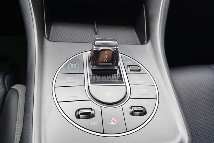 Used BYD Sealion 05 DM-i 2025 DM-i 115KM Prestige Model Gear Lever