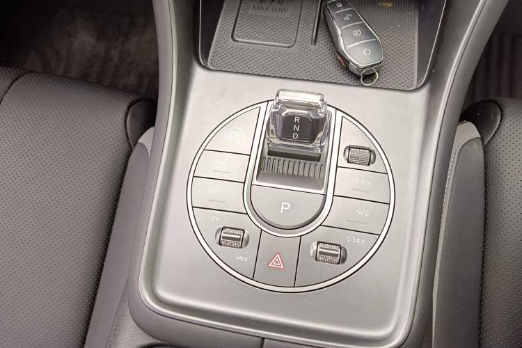 Used BYD Sealion 05 DM-i 2025 DM-i Smart Drive 115KM Flagship Model Gear Lever