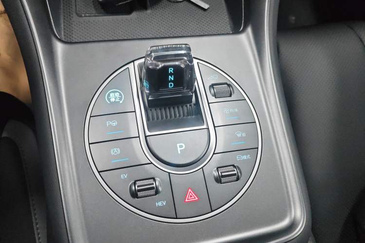 Used BYD Sealion 05 DM-i 2025 DM-i Smart Drive 115KM Flagship Model Gear Lever