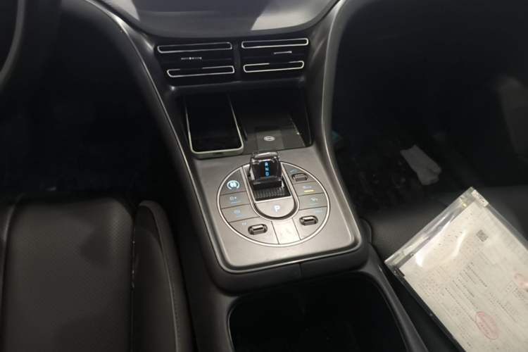 Used BYD Sealion 05 DM-i 2025 DM-i 75KM Luxury Model Gear Lever