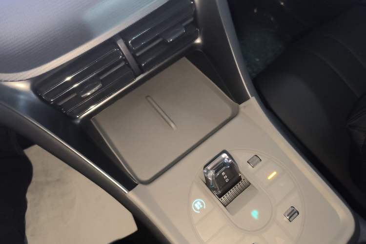 Used BYD Sealion 05 DM-i 2025 DM-i 75KM Luxury Model Gear Lever