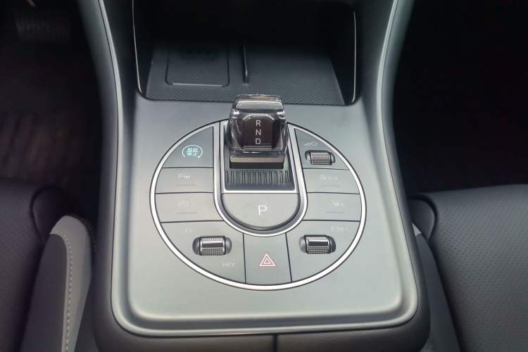 Used BYD Sealion 05 DM-i 2025 DM-i Smart Drive 115KM Flagship Model Gear Lever