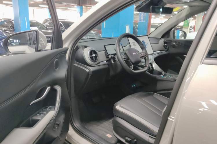 Used BYD Sealion 05 DM-i 2025 DM-i Smart Drive 115KM Flagship Model Interior 3