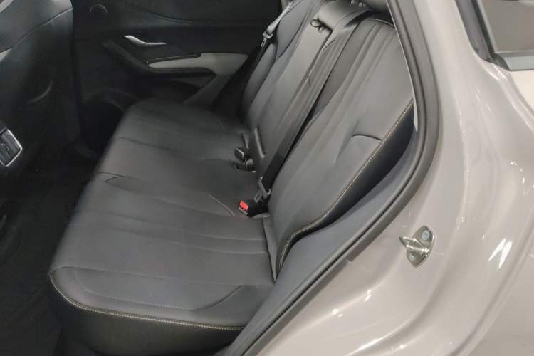 Used BYD Sealion 05 DM-i 2025 DM-i Smart Drive 115KM Flagship Model Interior 4