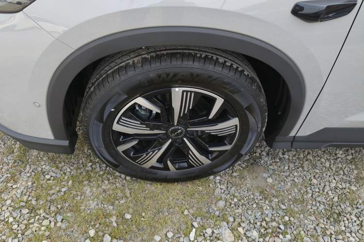Used BYD Sealion 05 DM-i 2025 DM-i Intelligent Driving 75KM Prestige Model Left Front Wheel Hub