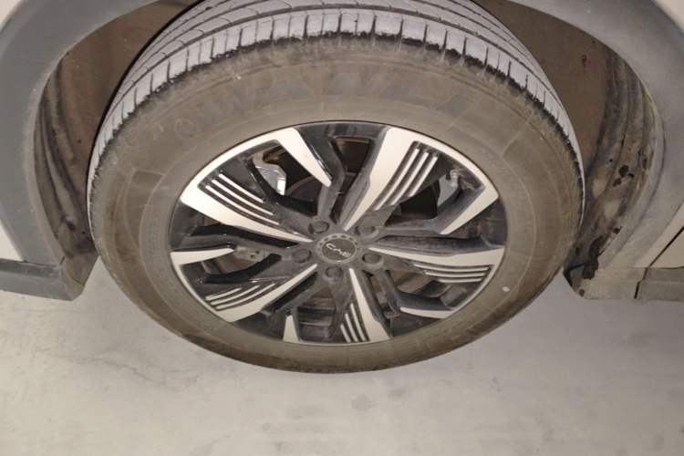 Used BYD Sealion 05 DM-i 2025 DM-i Smart Drive 75KM Luxury Model Left Front Wheel Hub