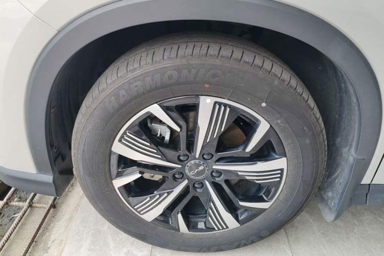 Used BYD Sealion 05 DM-i 2025 DM-i 115KM Prestige Model Left Front Wheel Hub