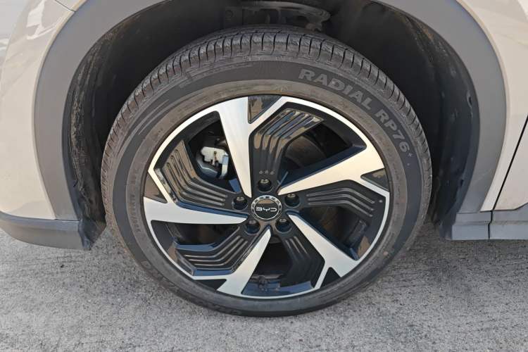 Used BYD Sealion 05 DM-i 2025 DM-i 115KM Flagship Model Left Front Wheel Hub