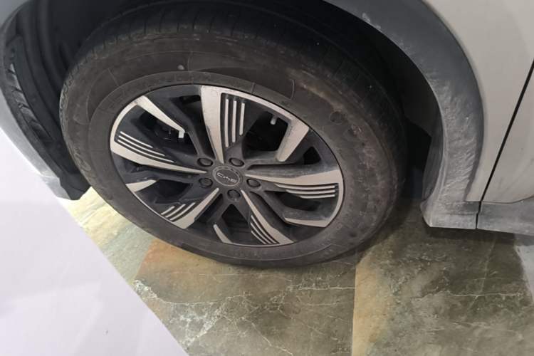 Used BYD Sealion 05 DM-i 2025 DM-i 75KM Luxury Model Left Front Wheel Hub