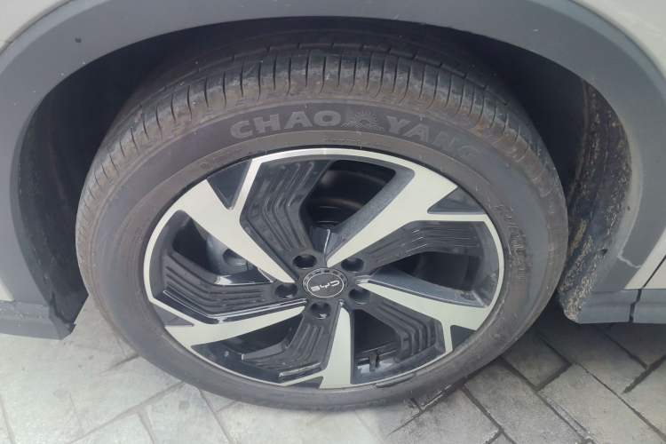 Used BYD Sealion 05 DM-i 2025 DM-i Smart Drive 115KM Flagship Model Left Front Wheel Hub
