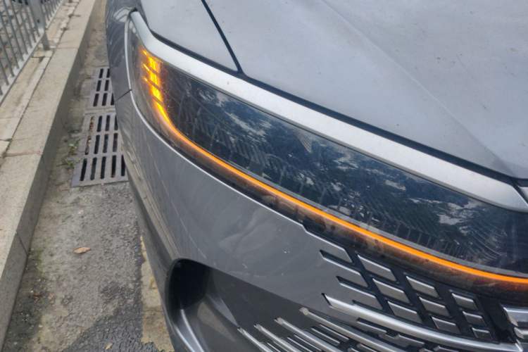 Used BYD Sealion 05 DM-i 2025 DM-i 75KM Prestige Model Right Front Headlight