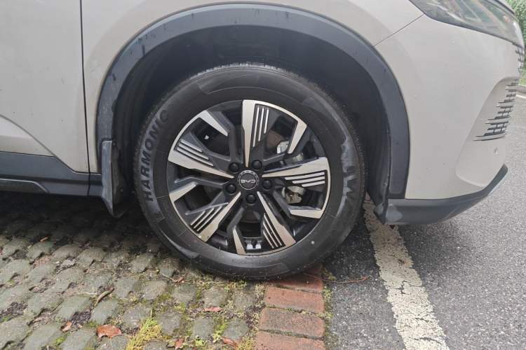 Used BYD Sealion 05 DM-i 2025 DM-i 75KM Prestige Model Right Front Wheel Hub