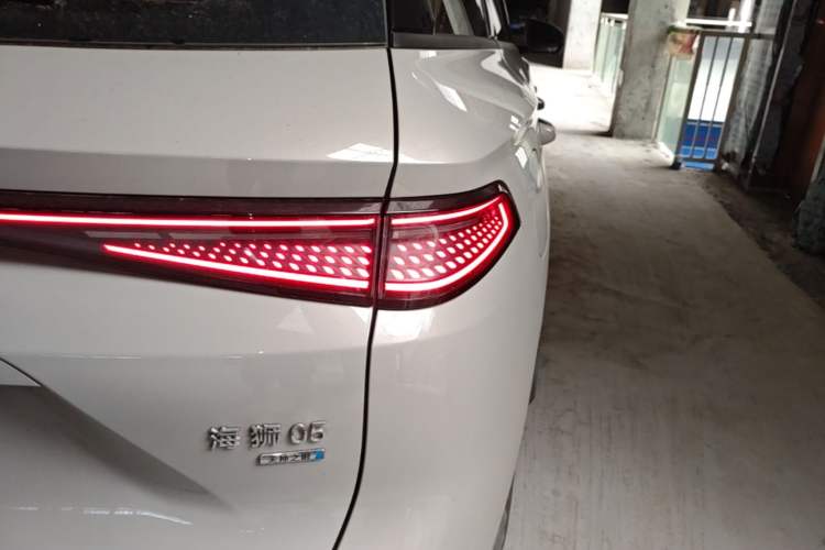 Used BYD Sealion 05 DM-i 2025 DM-i Smart Drive 75KM Luxury Model Right Rear Taillight