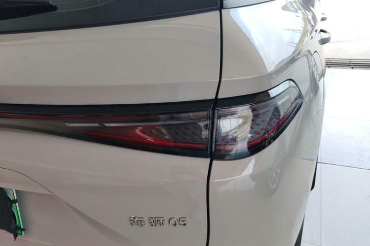 Used BYD Sealion 05 DM-i 2025 DM-i 115KM Prestige Model Right Rear Taillight