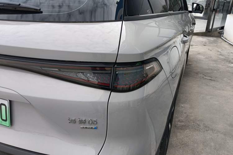 Used BYD Sealion 05 DM-i 2025 DM-i Smart Drive 115KM Flagship Model Right Rear Taillight