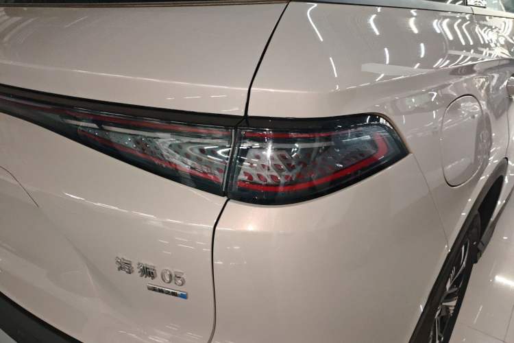 Used BYD Sealion 05 DM-i 2025 DM-i Smart Drive 115KM Prestige Model Right Rear Taillight