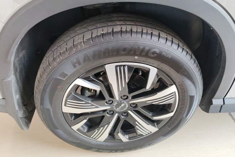 Used BYD Sealion 05 DM-i 2025 DM-i 115KM Prestige Model Right Rear Wheel Hub