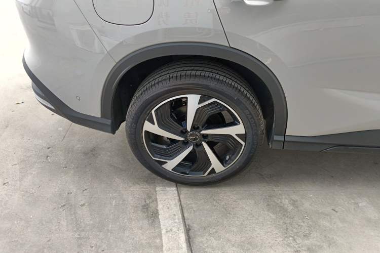 Used BYD Sealion 05 DM-i 2025 DM-i Smart Drive 115KM Flagship Model Right Rear Wheel Hub
